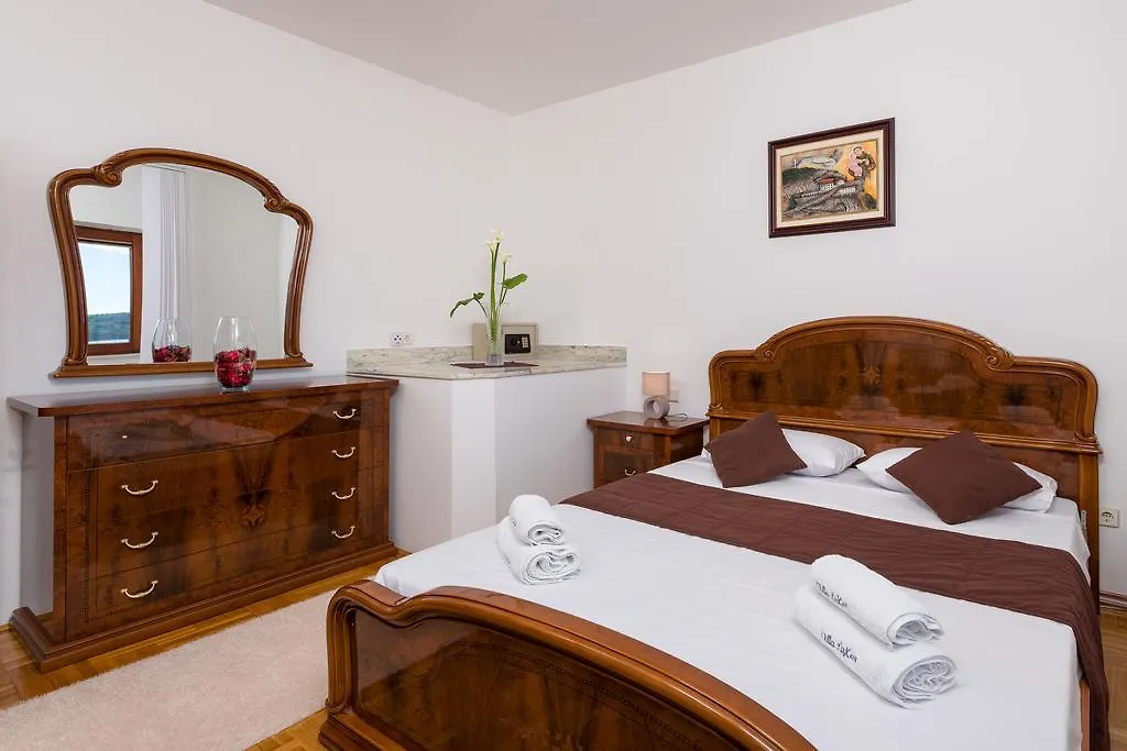 Apartments Villa Luxor Trogir