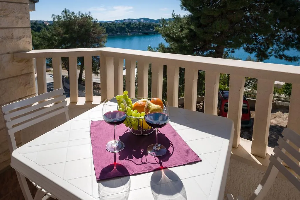 Apartments Villa Luxor Trogir