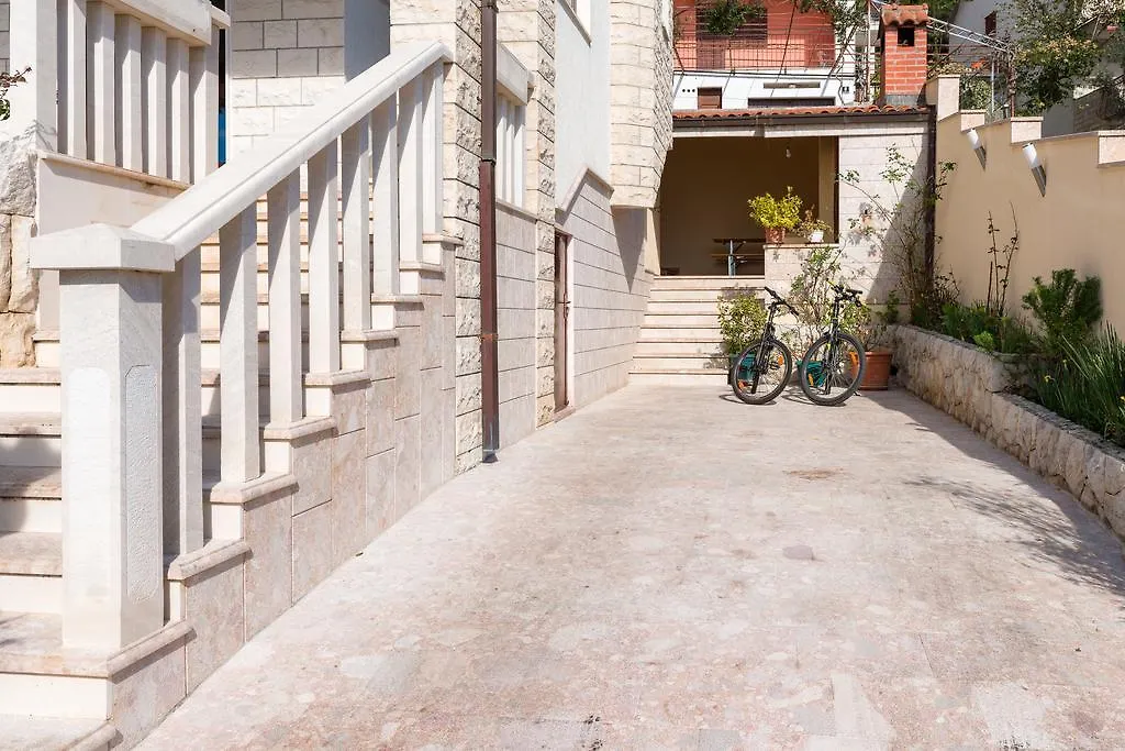 Apartments Villa Luxor Trogir Croatie