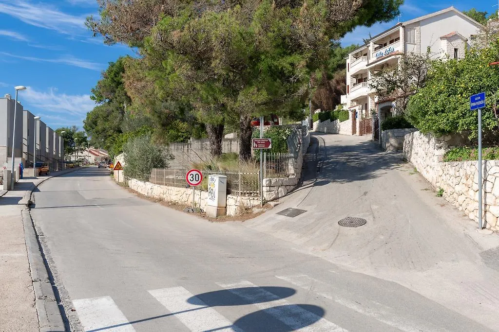 Apartments Villa Luxor Trogir 0*,