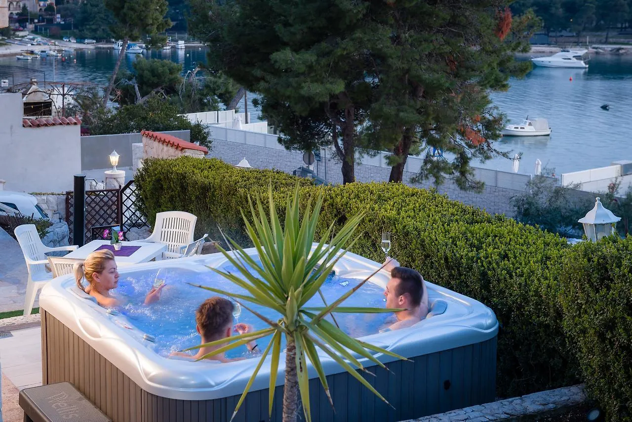 Apartments Villa Luxor Trogir